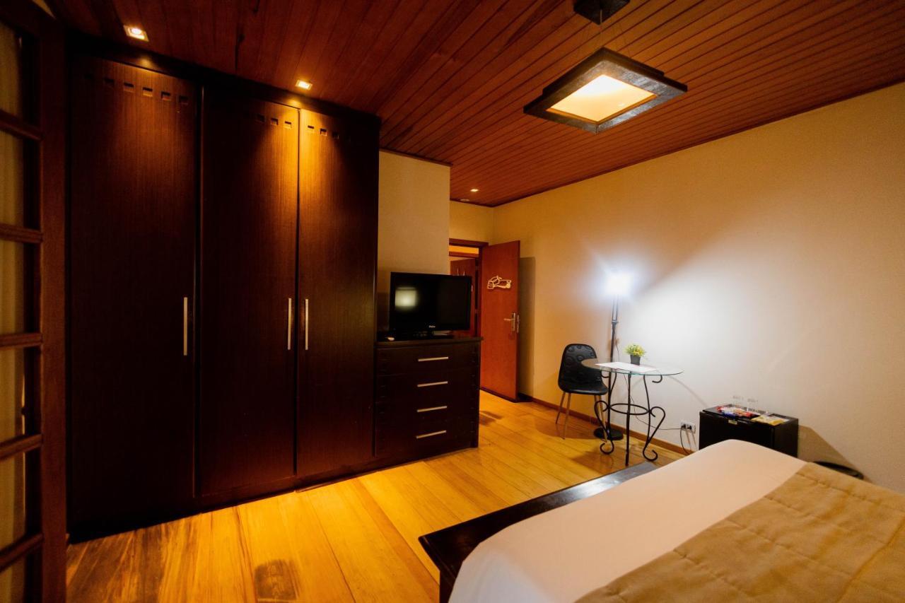 Apple House Inn 4*